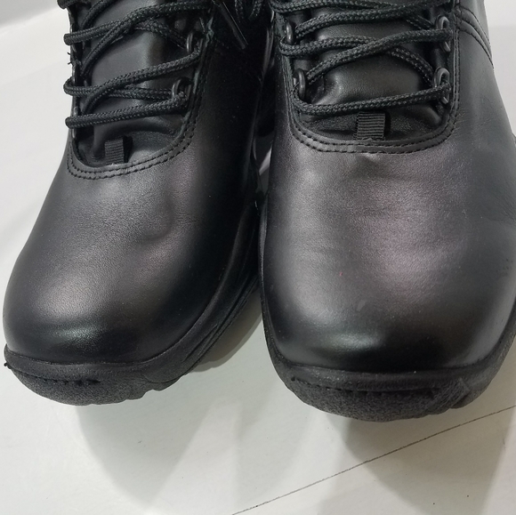 REEBOK GREEN TAG POSTAL EXPRESS USPS APPROVED - Picture 4 of 16